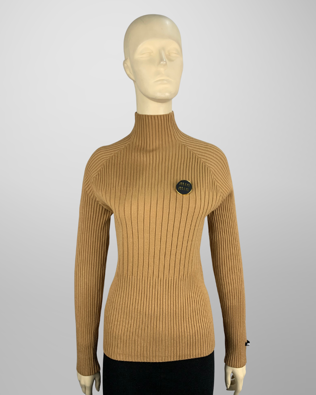 Min Min Badge Turtle Neck