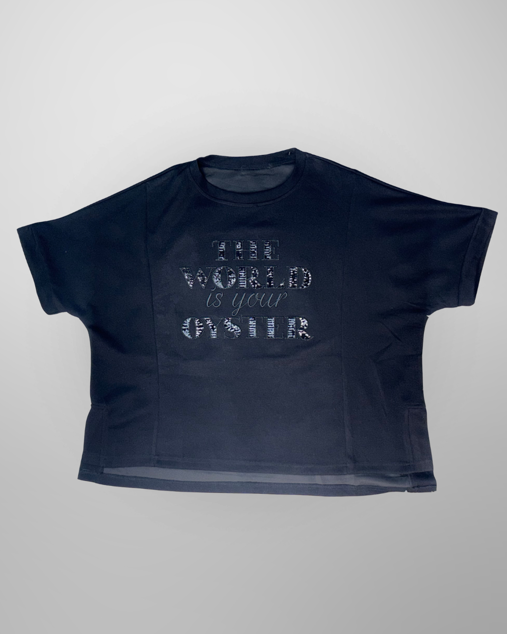 Trendy T-Shirt The World