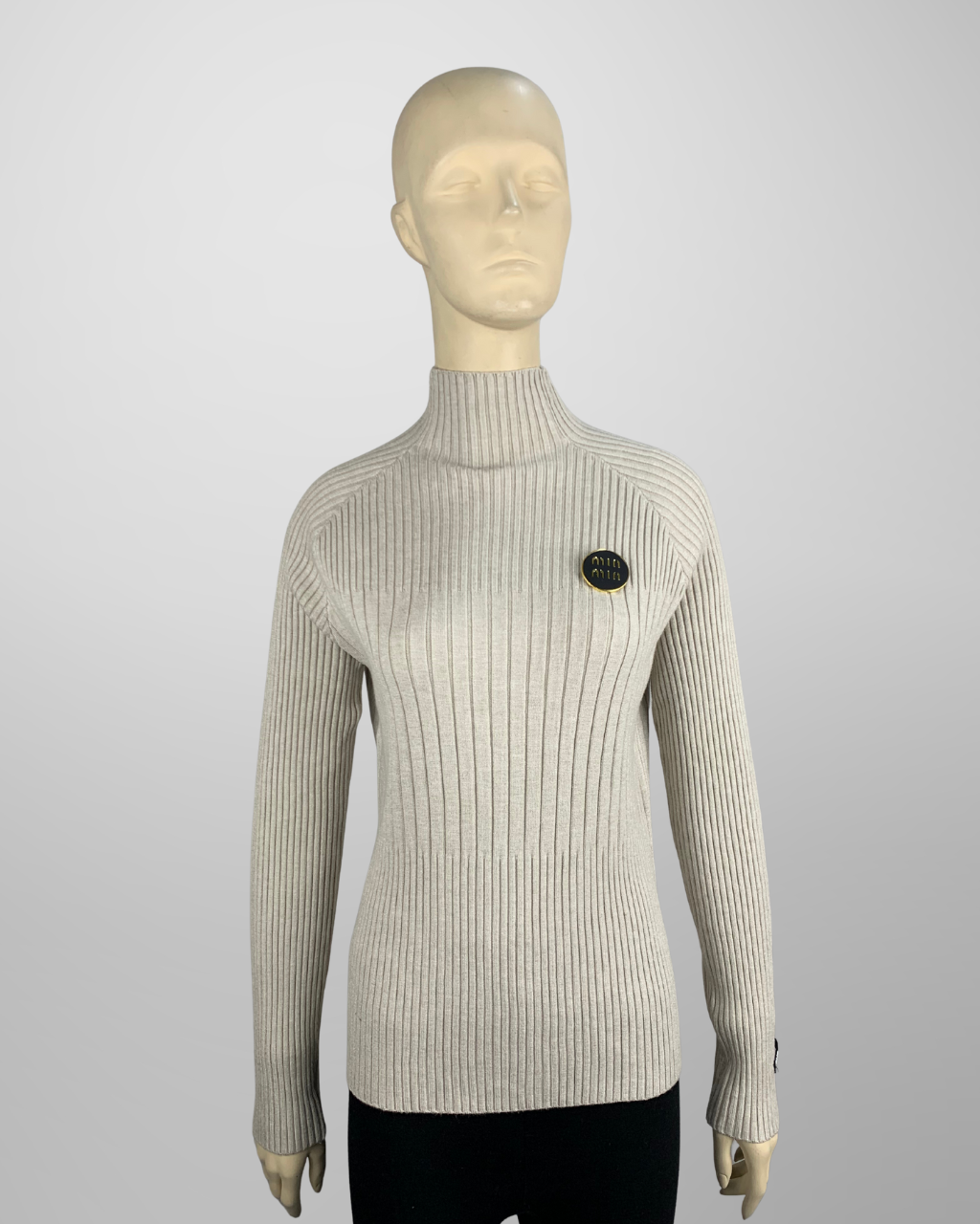 Min Min Badge Turtle Neck