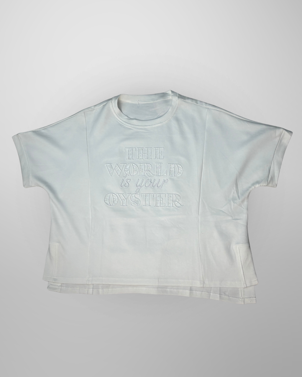 Trendy T-Shirt The World