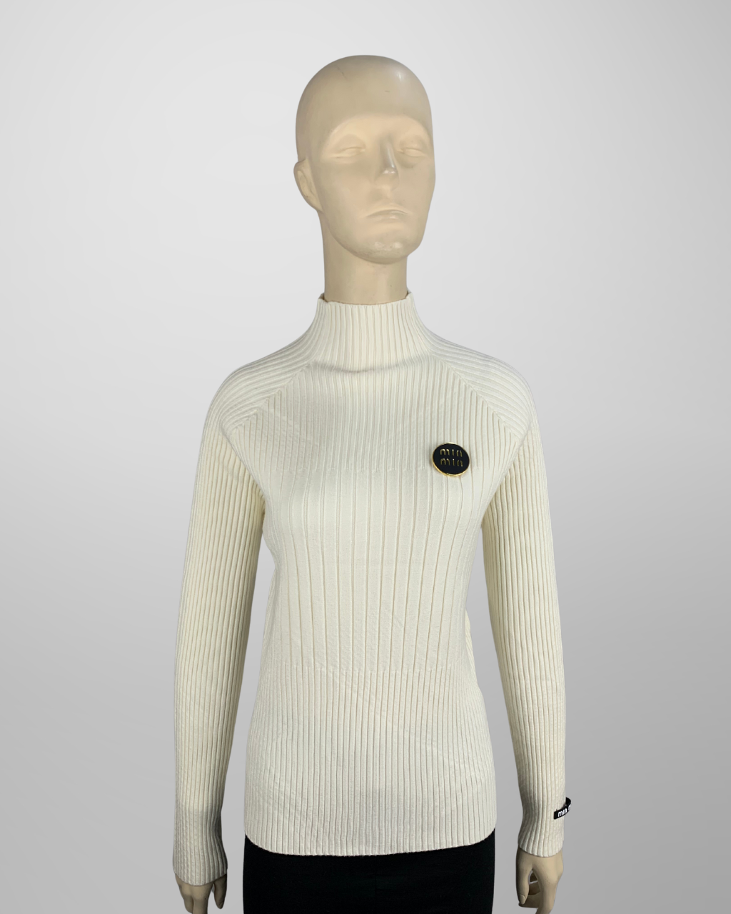 Min Min Badge Turtle Neck